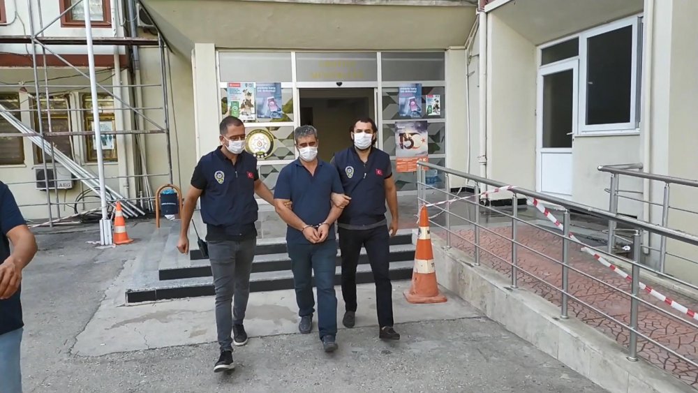 Çocuklarına şiddeti canlı yayınlayan babaya gözaltı