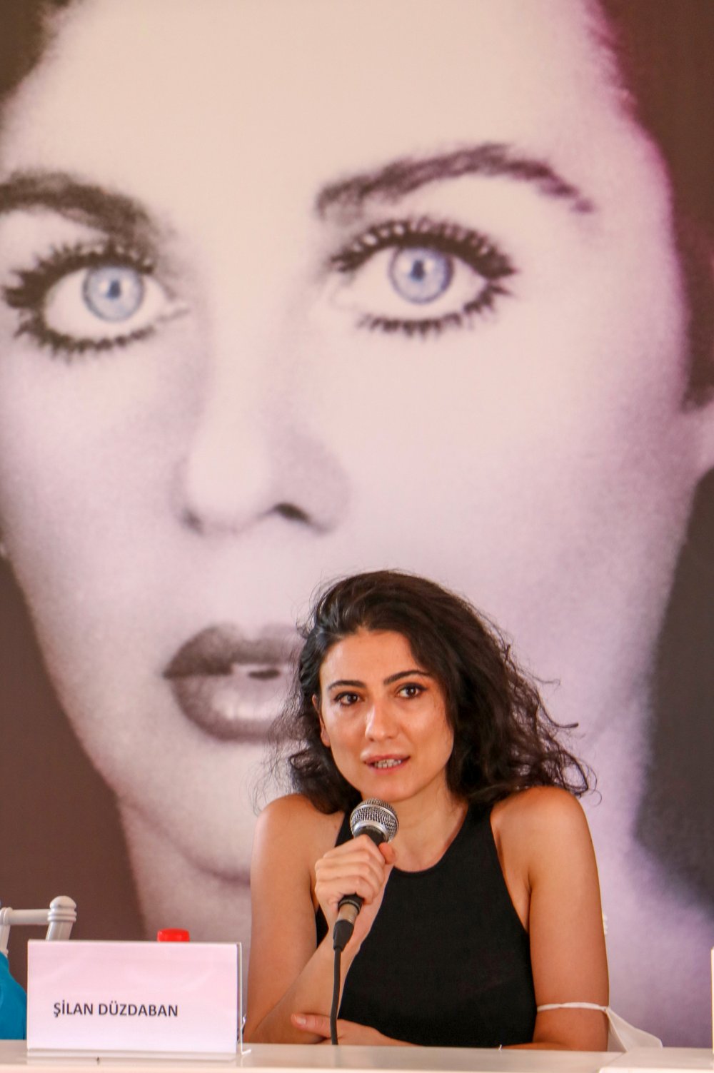 Yönetmen Reis Çelik: Kadını eksik tutarak film yapmak olmaz