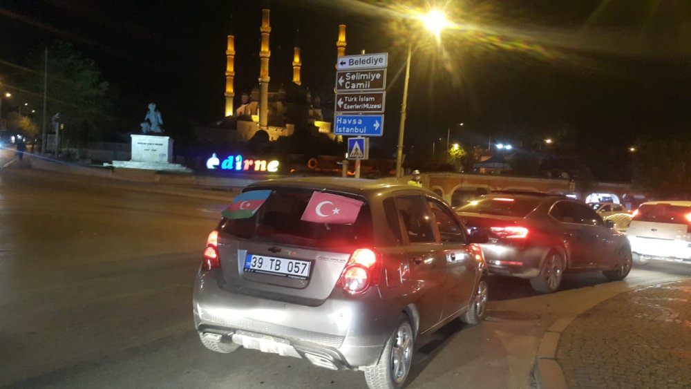 Edirne'de  Azerbaycan'a destek konvoyu