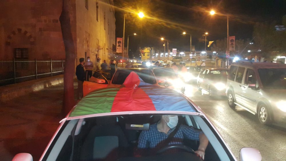 Edirne'de  Azerbaycan'a destek konvoyu