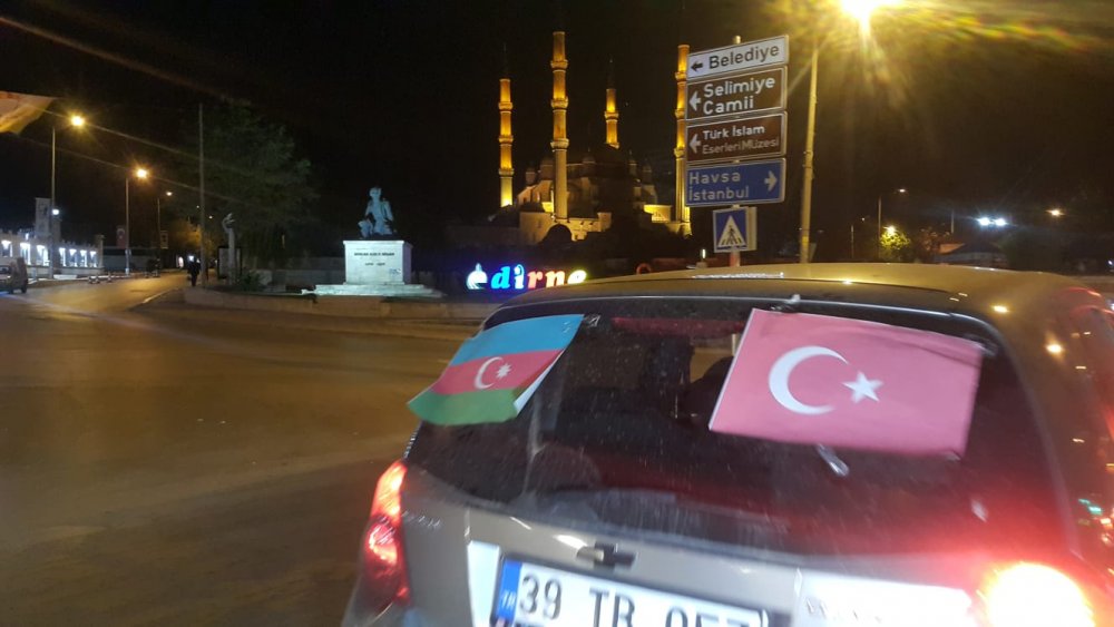 Edirne'de  Azerbaycan'a destek konvoyu