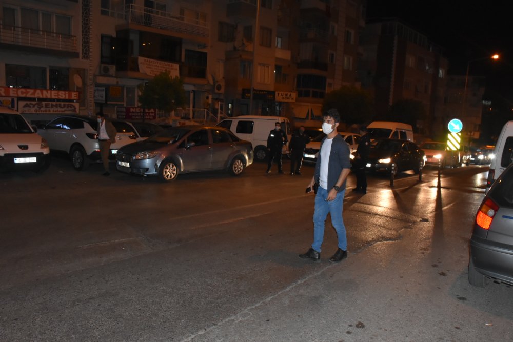 Arızalı telefon alışverişi silahlı kavgaya dönüştü: 3 yaralı