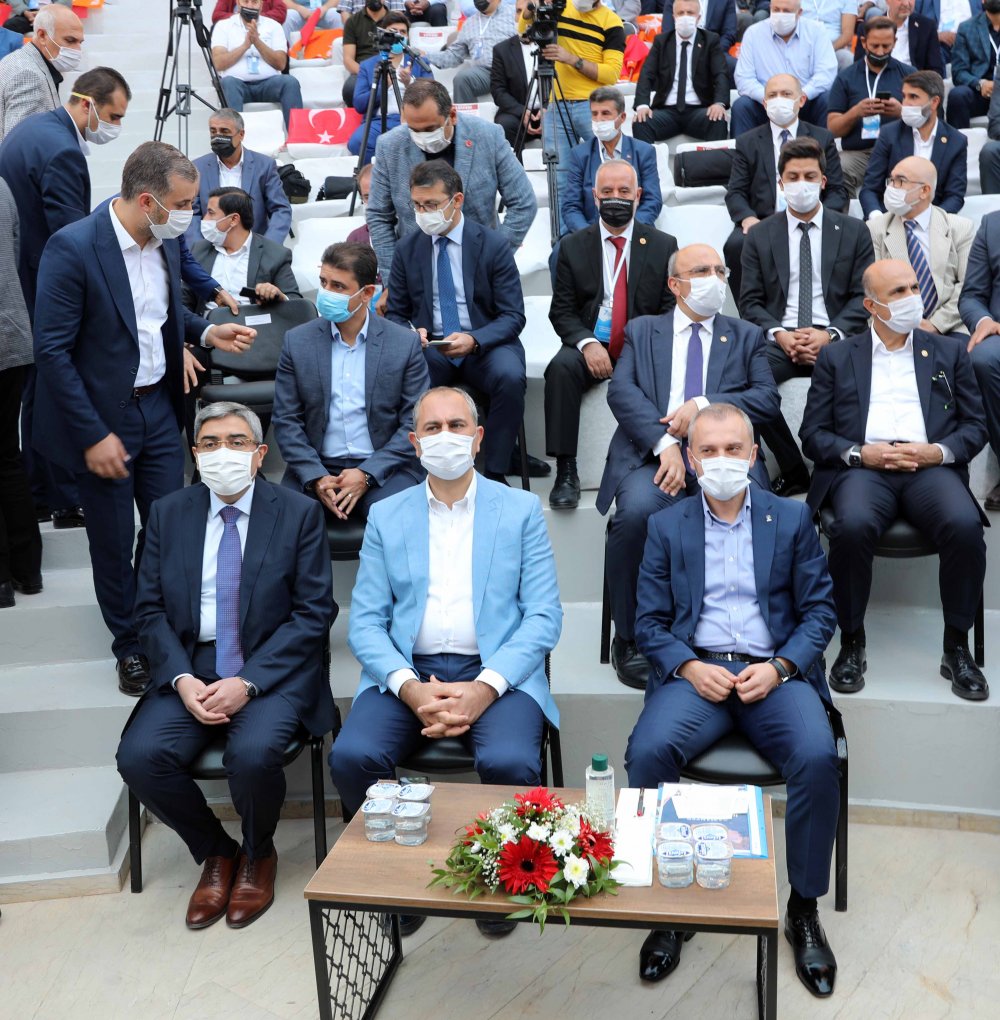 Bakan Gül: 'Kandil'de yere izmarit bile atılmıyor' denilen terör örgütü ormanlarımızı yakıyor