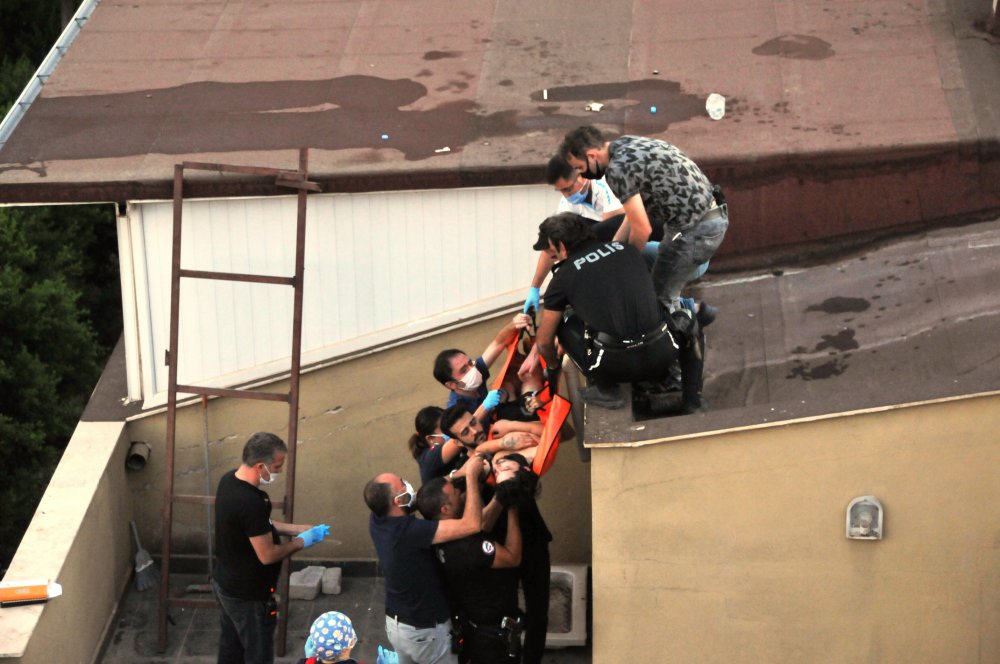 İntihar için çıktığı damda alkolün etkisiyle sızdı