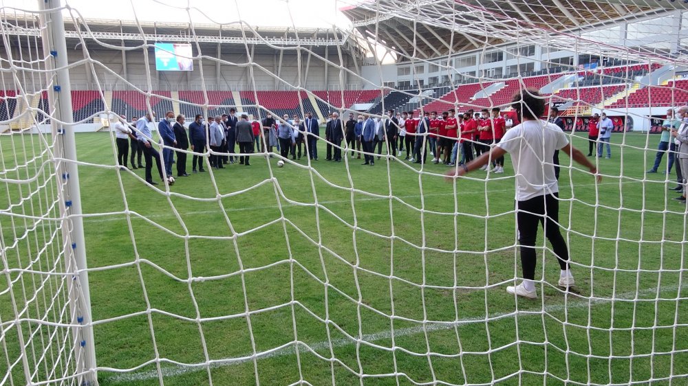 Bakan Kasapoğlu: Her alanda zirveye oynayan bir Türkiye var