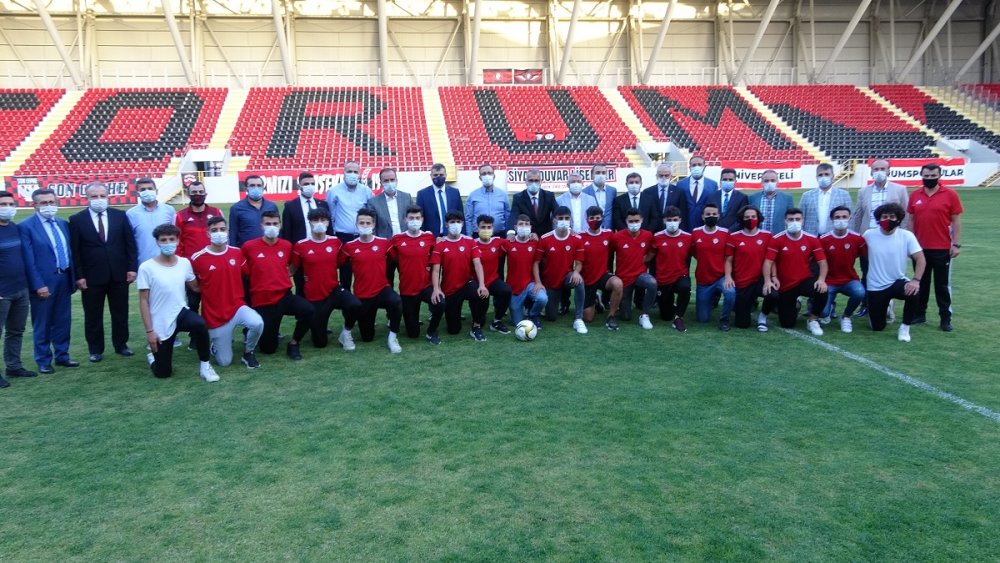 Bakan Kasapoğlu: Her alanda zirveye oynayan bir Türkiye var