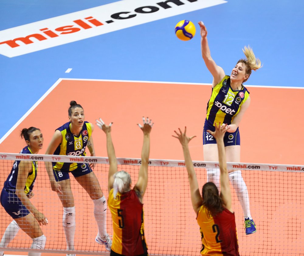 File derbisinde kazanan Fenerbahçe Opet