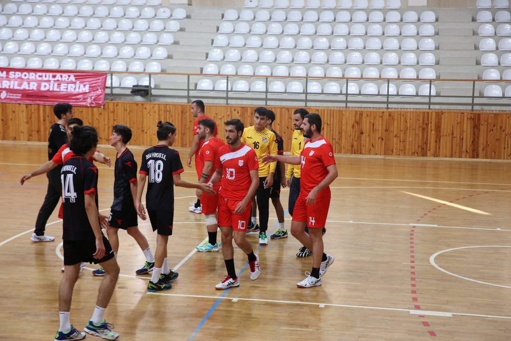 Ümraniye Belediyesi Hentbol Takımı İkinci Lige yükseldi