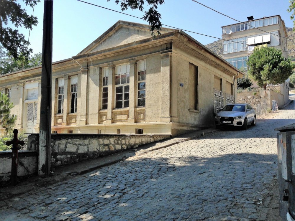 Balıkesir Büyükşehir Belediyesi, tarihi yapıları şehre kazandırıyor