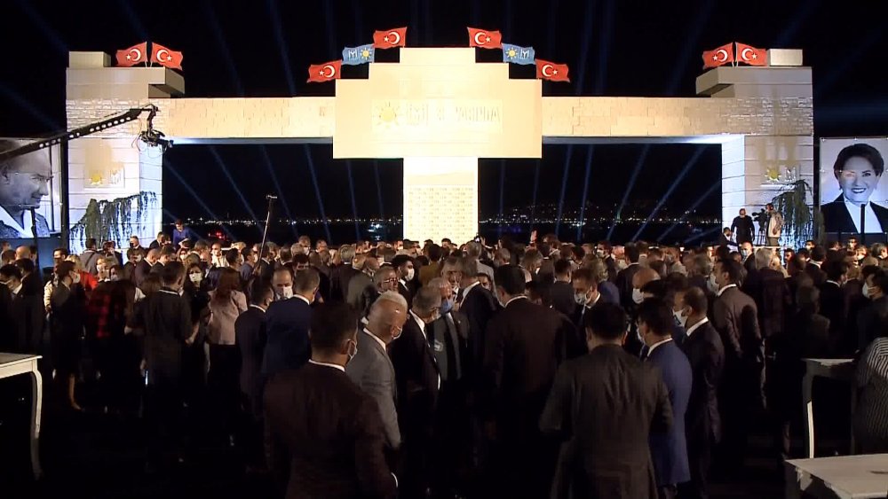 İYİ Parti'nin kuruluşunun 3'üncü yıl dönümü İzmir'de kutlandı