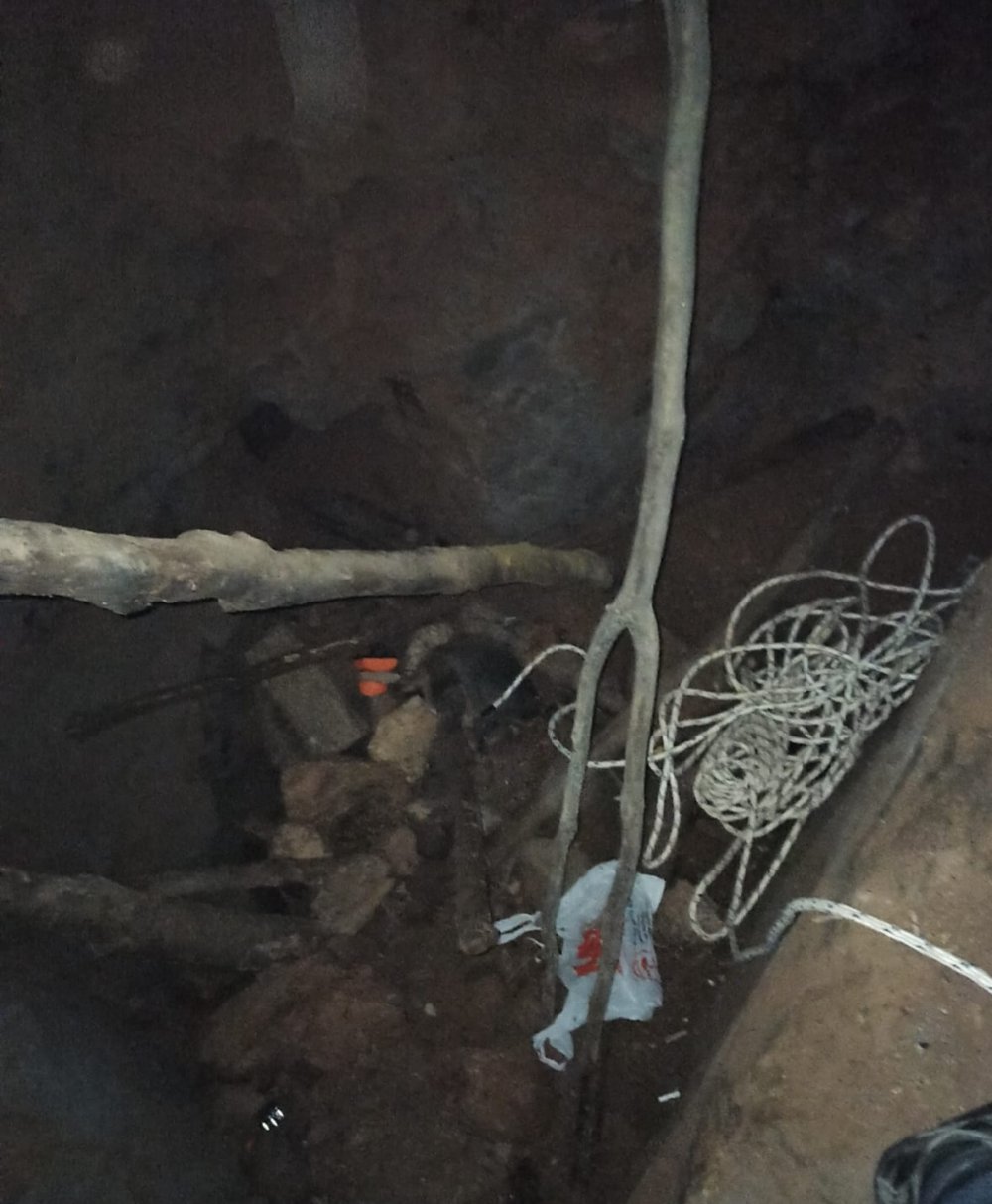 Manisa'da, kaçak kazı yapan 4 şüpheliye suçüstü