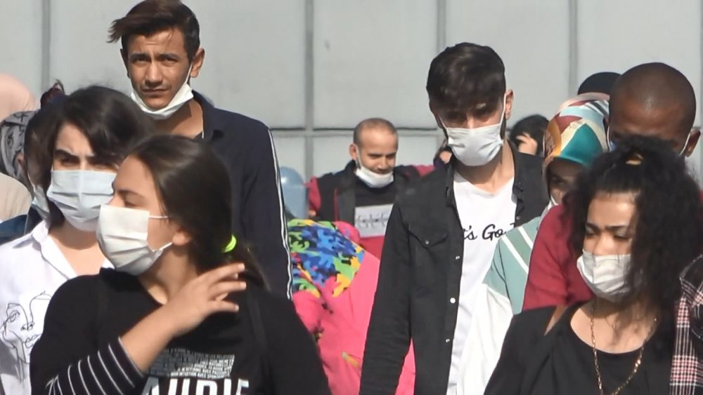 Taksim ve İstiklal Caddesi'nde kalabalık dikkat çekti