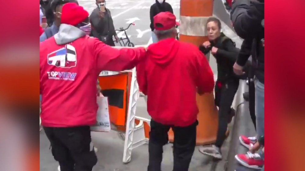 ABD’de Trump destekçileri ile karşıtları arasında kavga