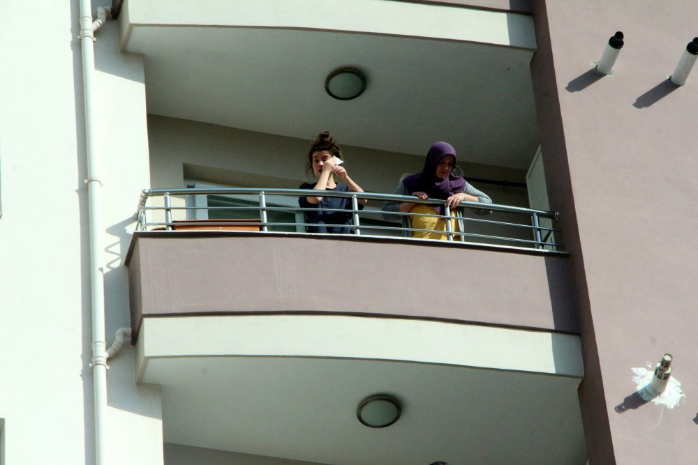 İşten eve geldi uyuyordu,17 yaşındaki Emre, kalp krizinden öldü