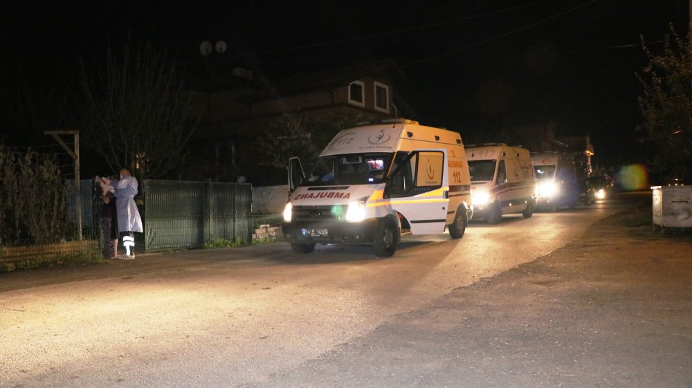 Korona belirtileri görülünce komşularına,