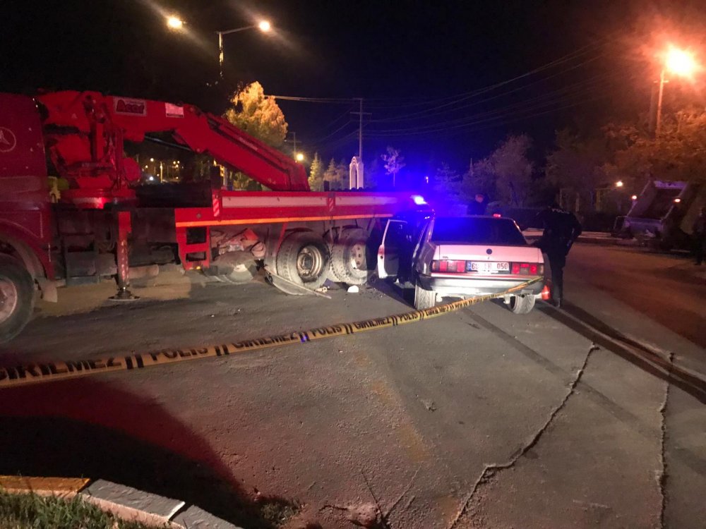 Polisin 'dur' ihtarına uymayan otomobilin sürücüsü kaza yaptı, öldü