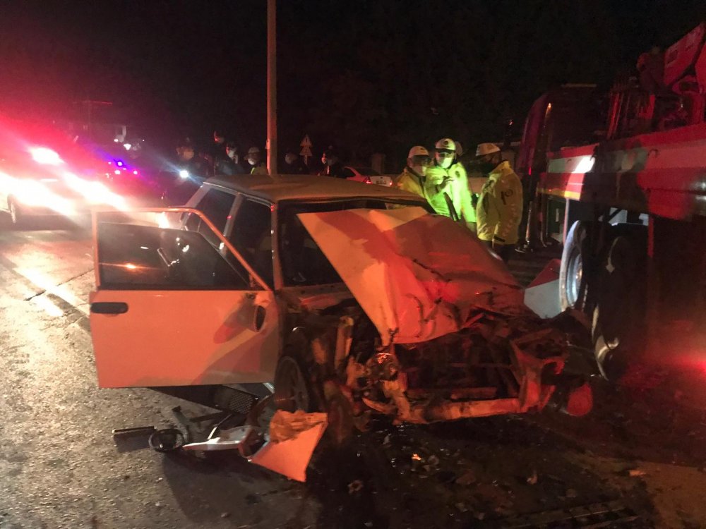 Polisin 'dur' ihtarına uymayan otomobilin sürücüsü kaza yaptı, öldü