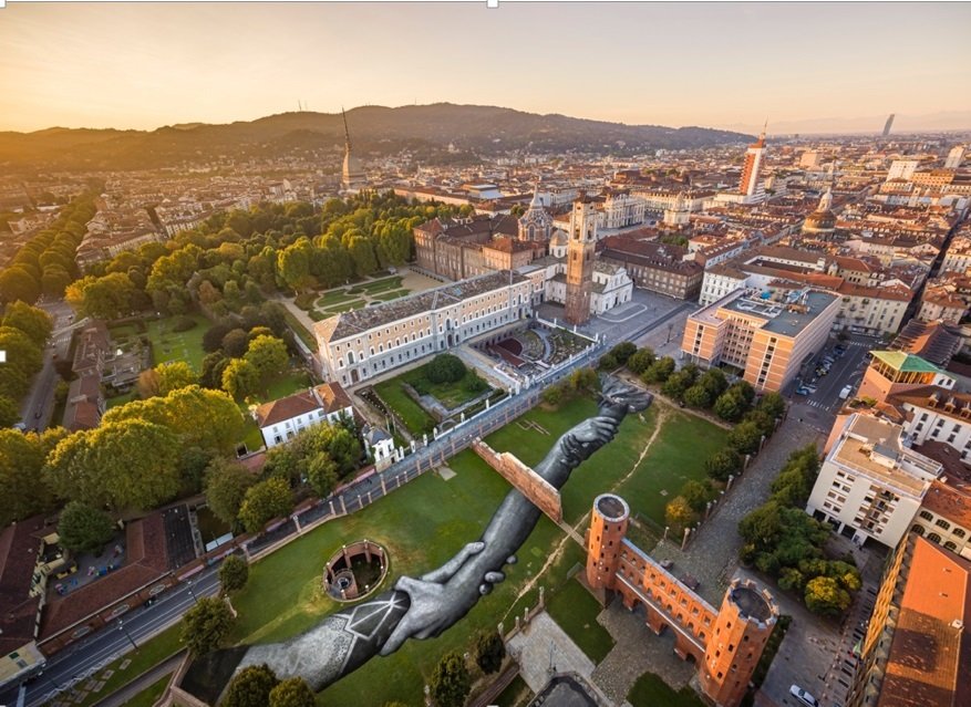 Saype’nin dostluk zinciri İstanbul’da