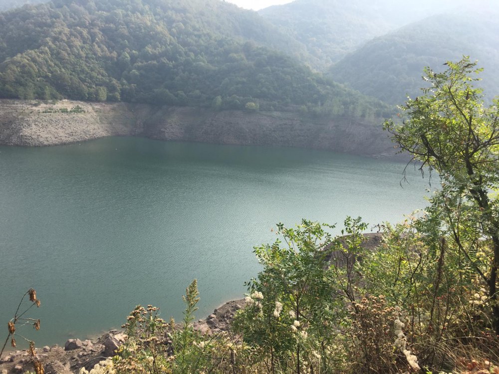 Yuvacık Barajı'nda su seviyesi düştü, köprüler ortaya çıktı