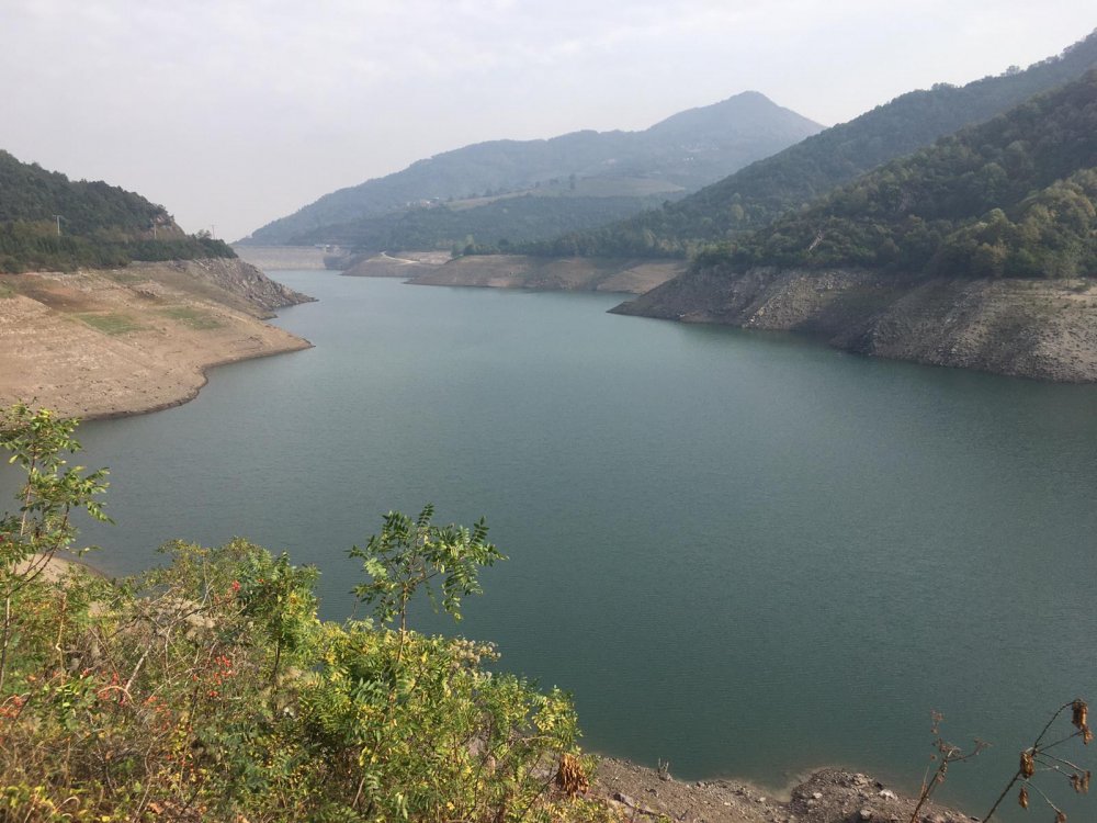 Yuvacık Barajı'nda su seviyesi düştü, köprüler ortaya çıktı