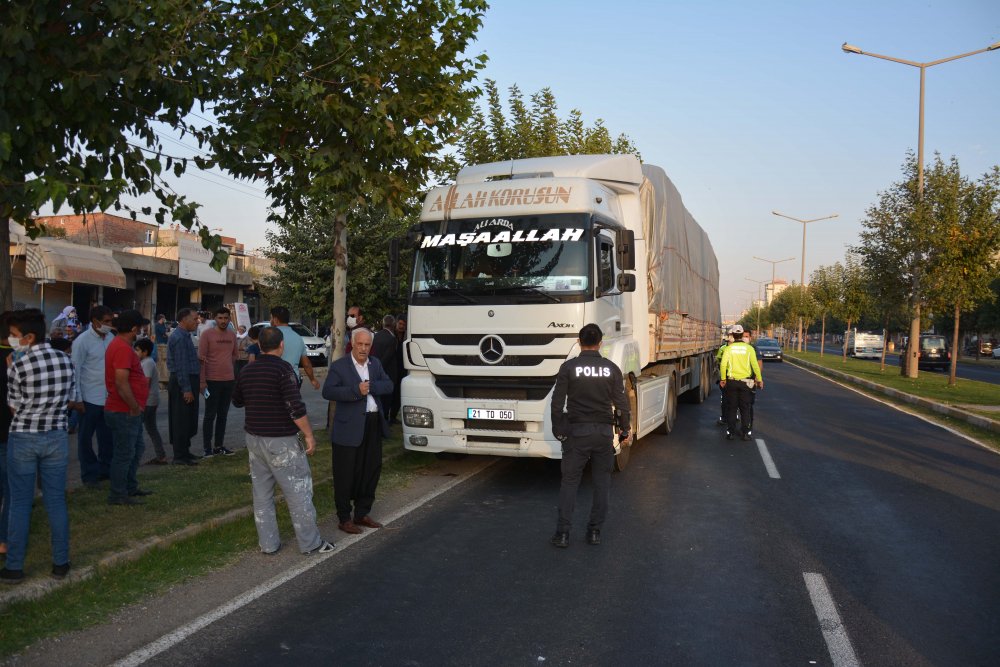 Siverek'te, TIR'ın çarptığı çocuk ağır yaralandı