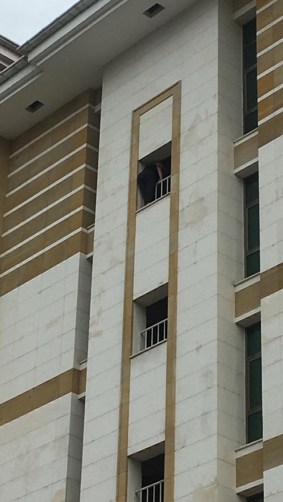 Antalya Adliye binasında intihar girişimi