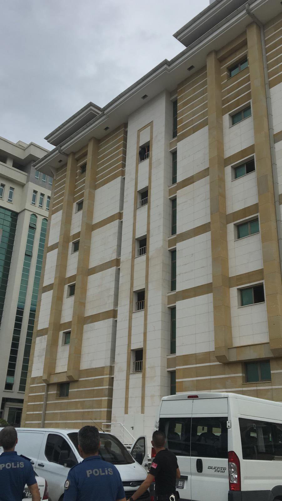Antalya Adliye binasında intihar girişimi