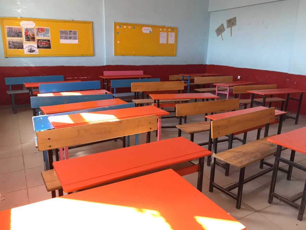 Fedakar öğretmenler, okulu eğitime hazır hale getirdi