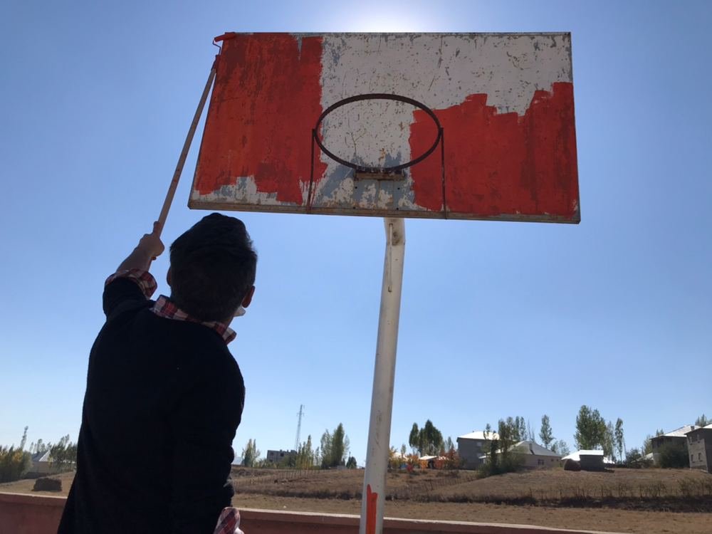 Fedakar öğretmenler, okulu eğitime hazır hale getirdi