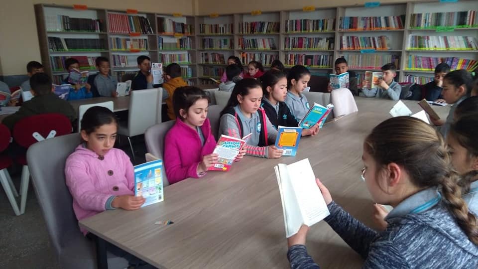 Fizikçi Profesör, köy köy dolaşıp yeni 'Aziz Sancar'lar arıyor 