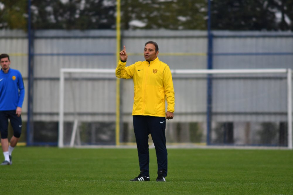 Fuat Çapa: Galatasaray’a karşı 10 oyuncumuz olmayacak