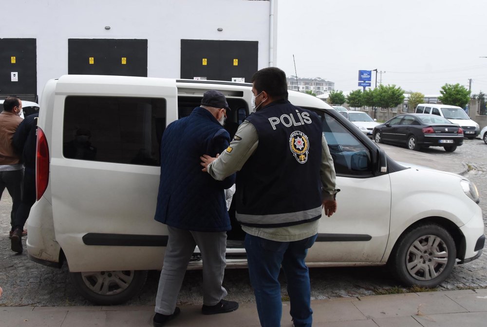 Kütahya'da yakalanan 4 DEAŞ şüphelisi adliyede