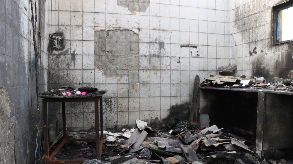 Patlamanın yaşandığı fabrikadan geriye enkaz kaldı