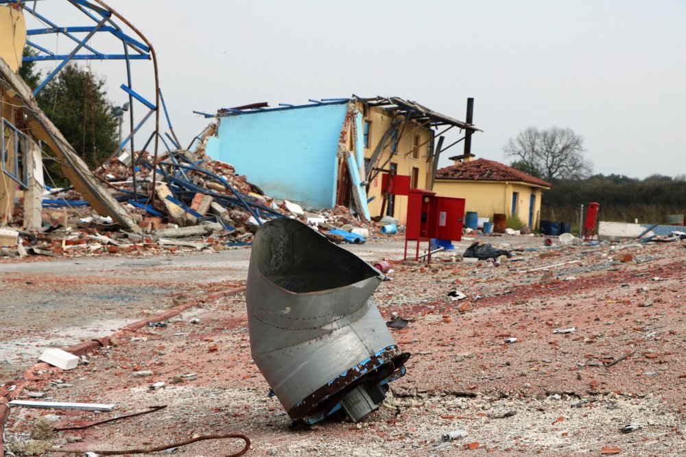Patlamanın yaşandığı fabrikadan geriye enkaz kaldı