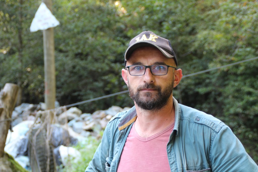 Rizeli gençler, derelerini çöplerden arındırdı