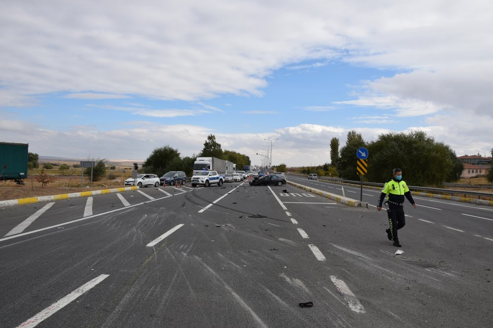 3 aracın karıştığı zincirleme kaza: 4 yaralı