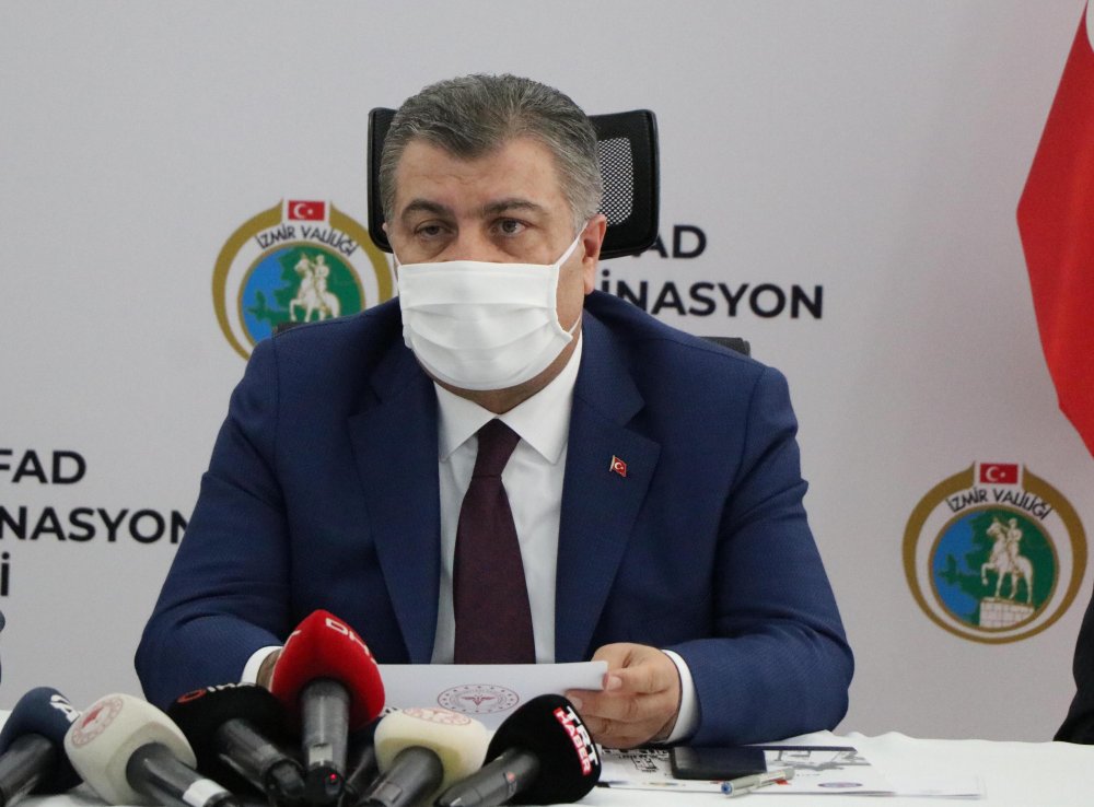 Bakan Koca: Depremin de tesiriyle İzmir'de şartlar, virüs için elverişli hale geldi