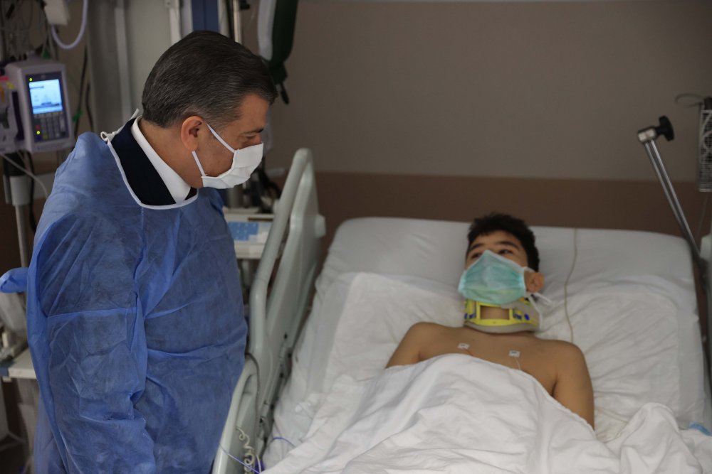 Bakan Koca, İnci Okan’ı ziyaret etti