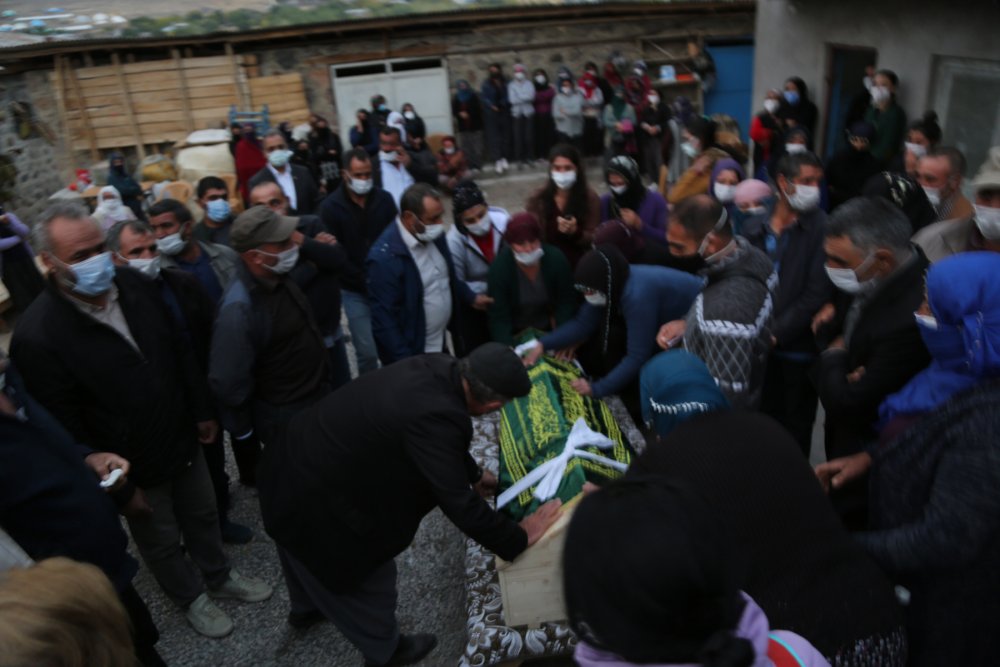 Depremde yaşamını yitiren TEOG birincisi Arda, Tunceli'de toprağa verildi