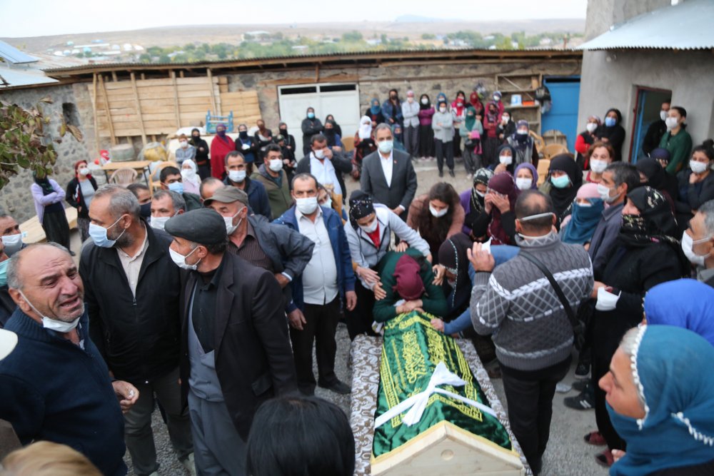 Depremde yaşamını yitiren TEOG birincisi Arda, Tunceli'de toprağa verildi