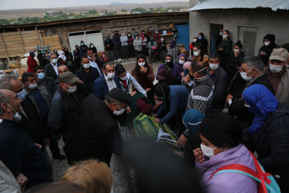 Depremde yaşamını yitiren TEOG birincisi Arda, Tunceli'de toprağa verildi
