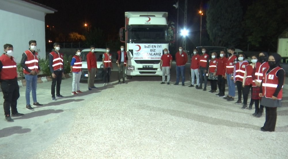 Elazığ'dan depremin yaşandığı İzmir'e yardım malzemesi