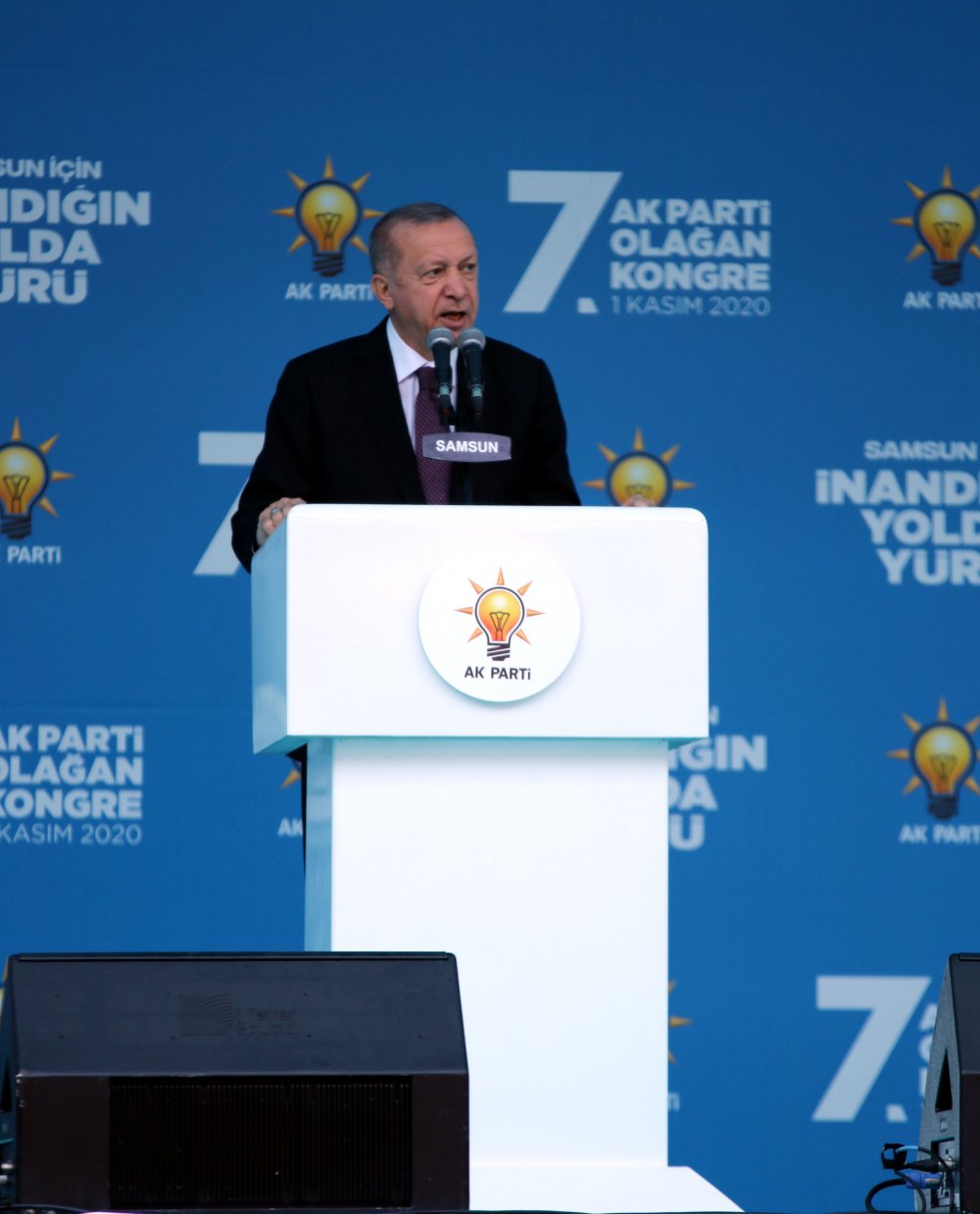 Erdoğan: İzmirli kardeşlerimizin yaralarını, soğuklar bastırmadan sarmakta kararlıyız