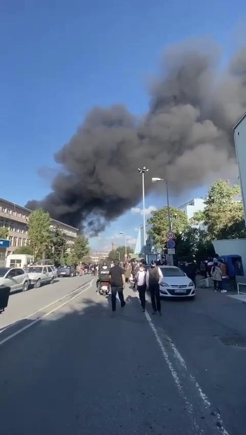 İstanbul Tıp Fakültesi Hastanesi inşaatında yangın çıktı