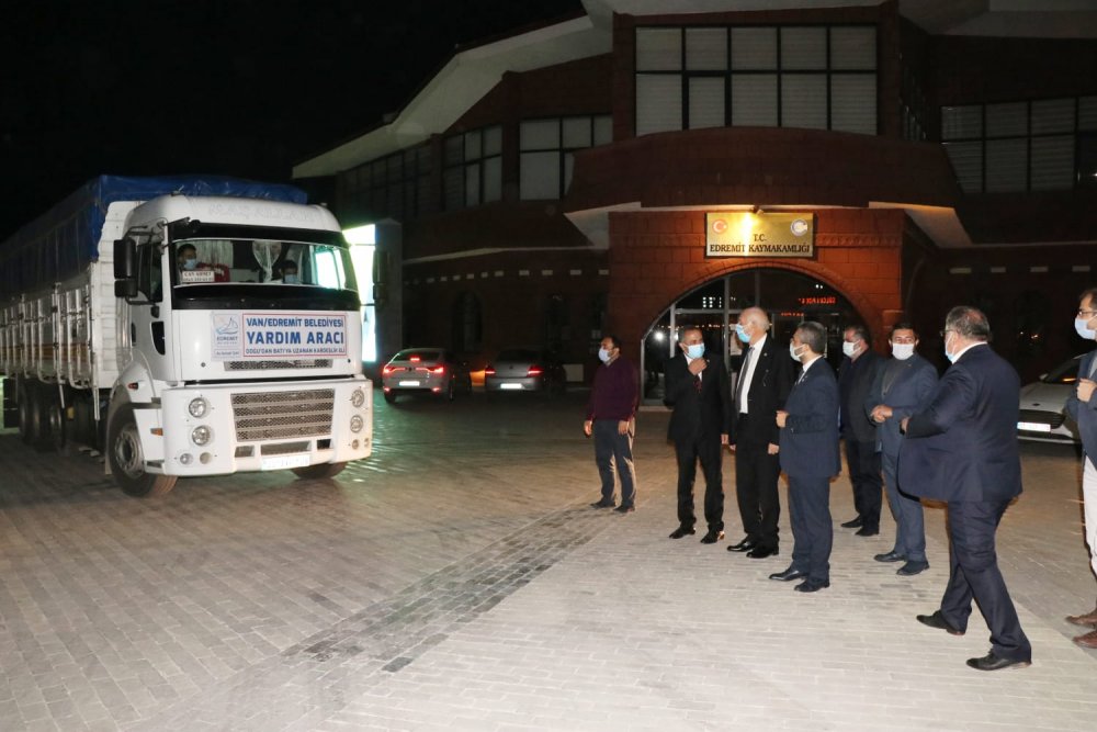 Van'dan, İzmir'deki depremzedelere yardım eli