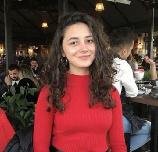 Yeğeni Seda'dan umutlu haberi bekleyen dayısı, iki gündür enkazın başında bekliyor