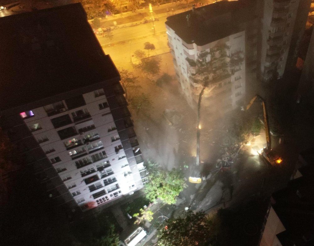 Yılmaz Erbek Apartmanı'nda yıkım başladı