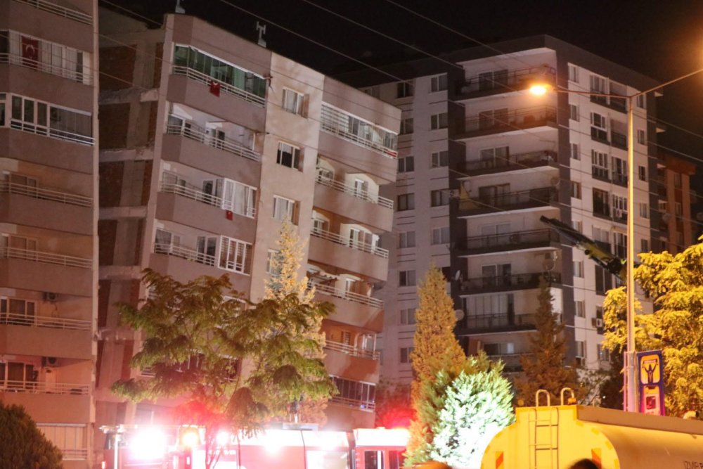 Yılmaz Erbek Apartmanı'nda yıkım başladı