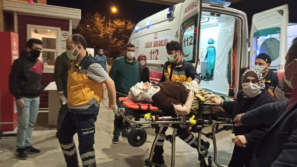 Arazi motosikleti devrildi, 2 yaralı