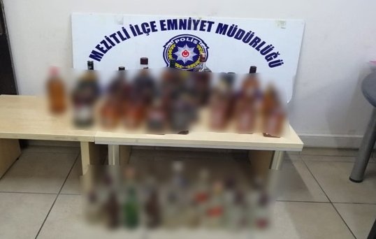Piyasaya sürülmeye hazır 30 şişe sahte içki ele geçirildi